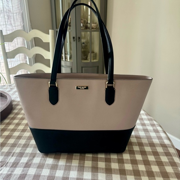 kate spade Handbags - Kate Spade Laurel Way Small Dally